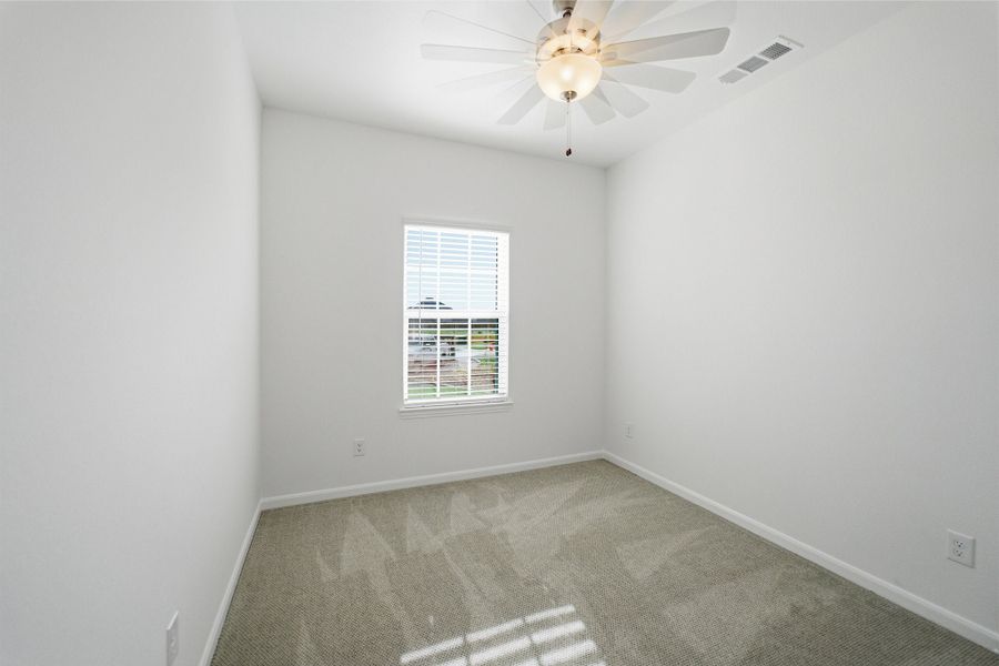 Spacious, unfurnished interior of a new home in Saddlebrook Estates, Waxahachie (Image 23). Spacious, unfurnished interior of a new home in Saddlebrook Estates, Waxahachie (Image 23).
