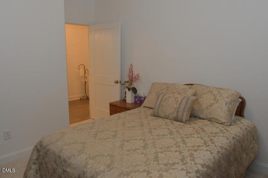 2nd bedroom