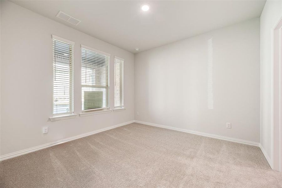 Spacious, unfurnished interior of a new home in , Frisco (Image 29).