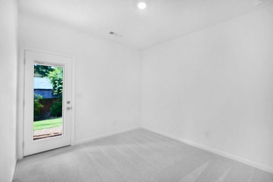 Spacious, unfurnished interior of a new home in Hampton Trace, Marietta (Image 25).