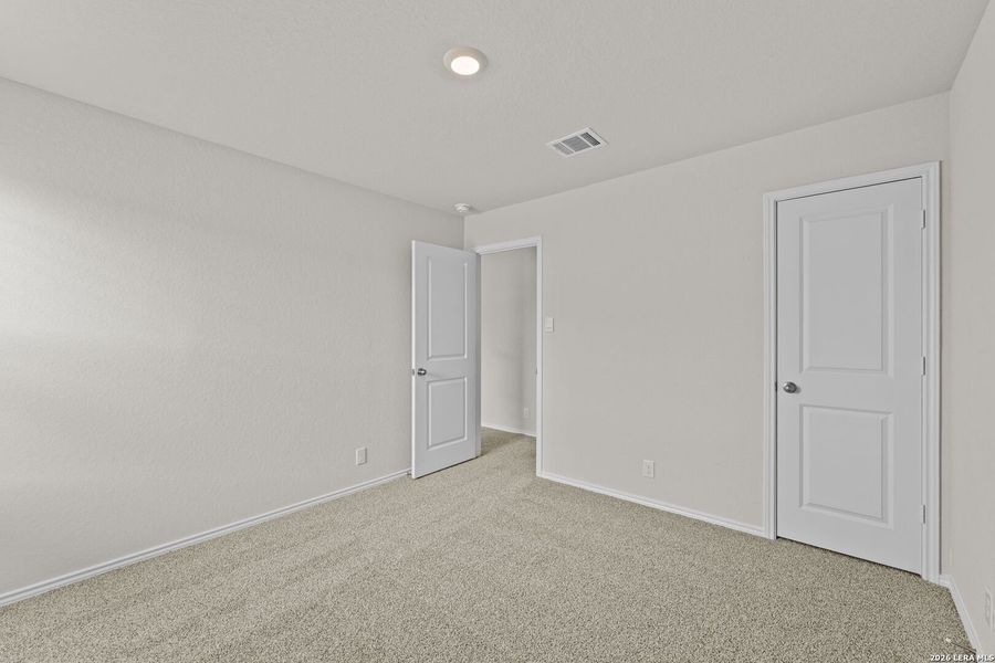 Spacious, unfurnished interior of a new home in Applewood, San Antonio (Image 17).
