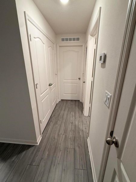 Spacious, unfurnished interior of a new home in , Port St. Lucie (Image 11).