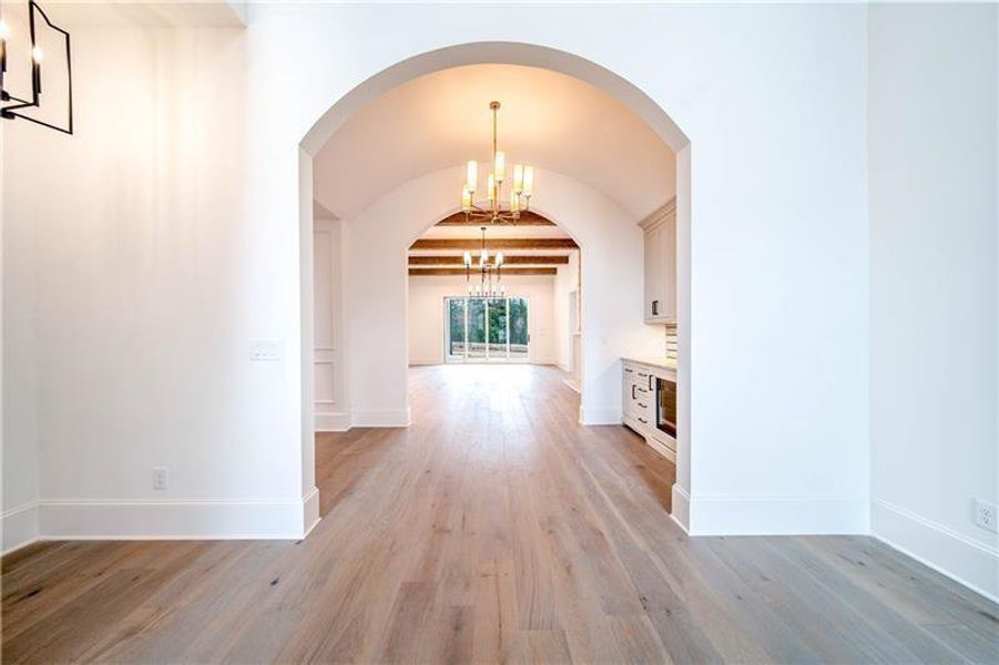 Spacious, unfurnished interior of a new home in , Alpharetta (Image 6).