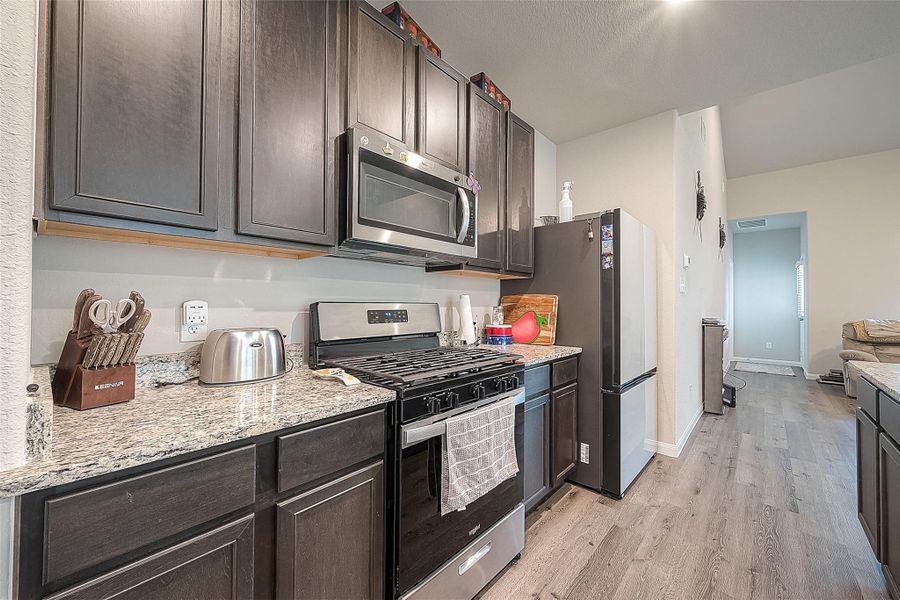 Furnished interior view inside a new home in Cliffstone Hills, Conroe (Image 15). Furnished interior view inside a new home in Cliffstone Hills, Conroe (Image 15).