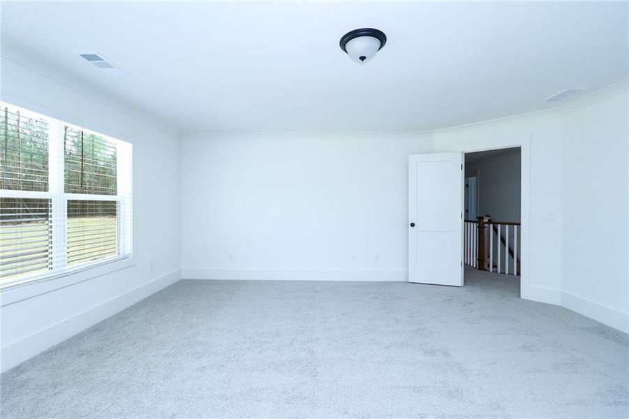 Spacious, unfurnished interior of a new home in Spring Creek, Monroe (Image 12). Spacious, unfurnished interior of a new home in Spring Creek, Monroe (Image 12).