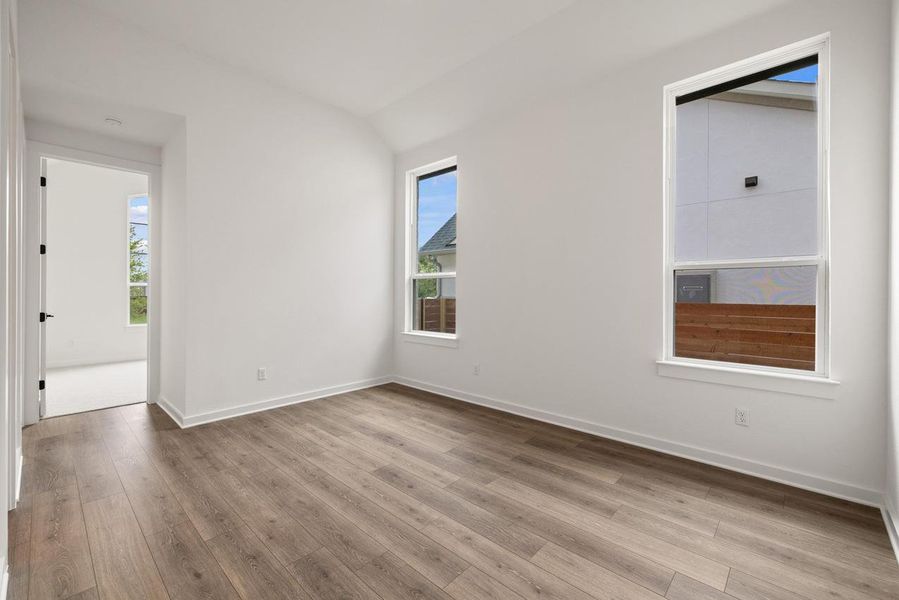 Image 19 of a home in Broken Oak. Image 19 of a home in Broken Oak.