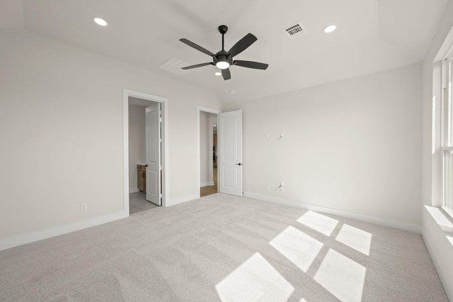 Spacious, unfurnished interior of a new home in Treeline, Justin (Image 15).