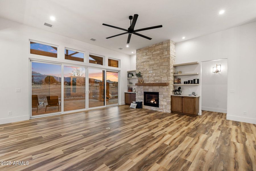 10-Living Room 1 10-Living Room 1