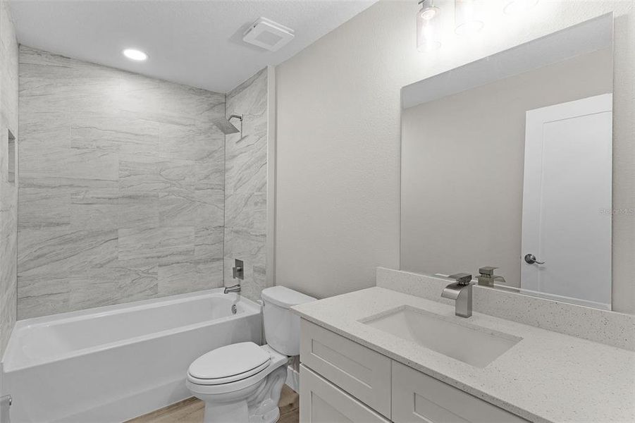 Furnished interior view inside a new home in , Ocklawaha (Image 6).