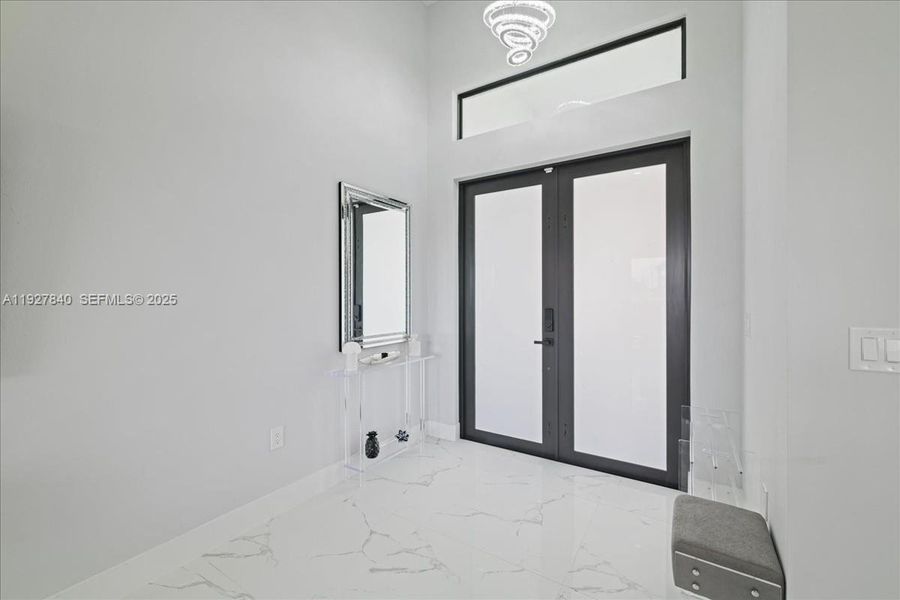 Spacious, unfurnished interior of a new home in , Cape Coral (Image 20). Spacious, unfurnished interior of a new home in , Cape Coral (Image 20).