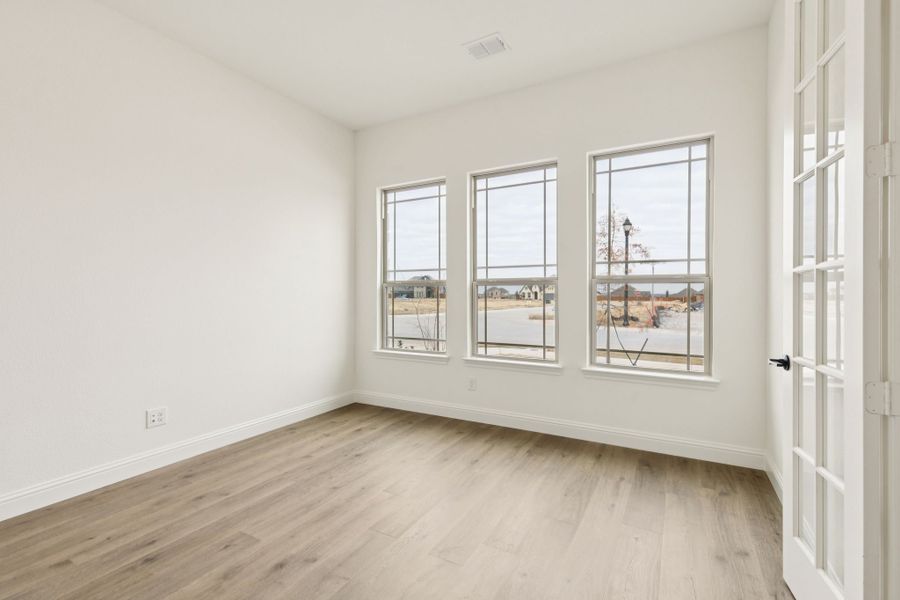 Spacious, unfurnished interior of a new home in Timberbrook, Justin (Image 16). Spacious, unfurnished interior of a new home in Timberbrook, Justin (Image 16).