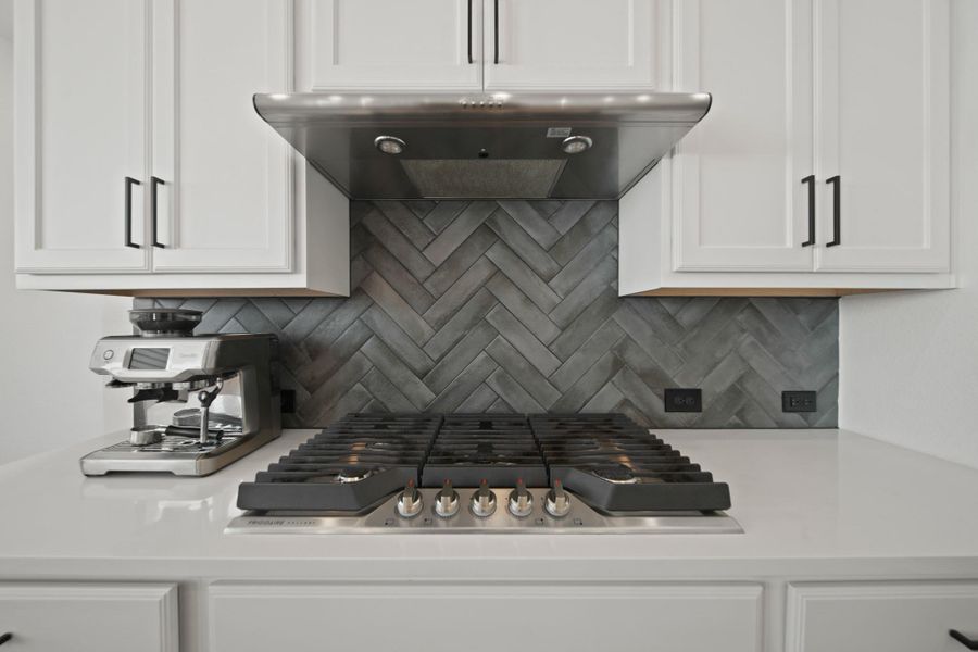 Furnished interior view inside a new home in , Rosharon (Image 34).