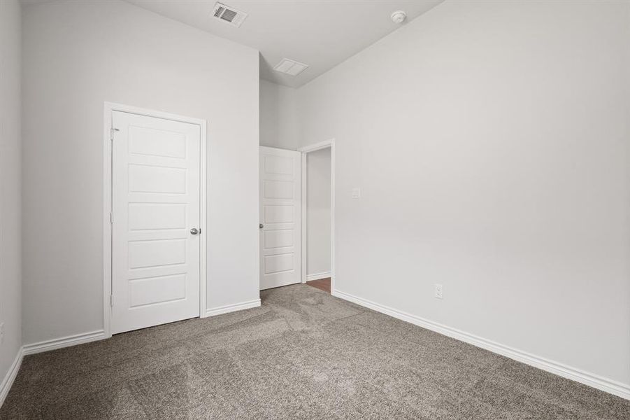 Spacious, unfurnished interior of a new home in Rocky Creek Crossing, Fort Worth (Image 8). Spacious, unfurnished interior of a new home in Rocky Creek Crossing, Fort Worth (Image 8).