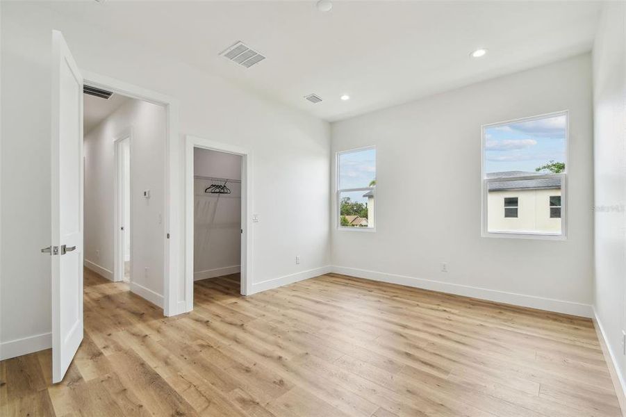 Spacious, unfurnished interior of a new home in , St. Petersburg (Image 26). Spacious, unfurnished interior of a new home in , St. Petersburg (Image 26).