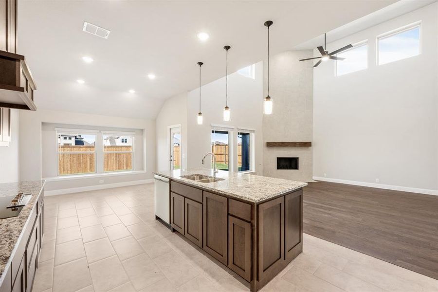 Furnished interior view inside a new home in Somerset, Venus (Image 14).