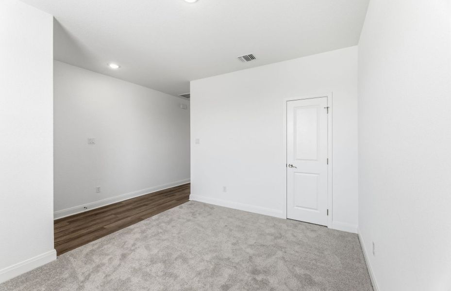 Spacious, unfurnished interior of a new home in Patterson Ranch, Georgetown (Image 35).