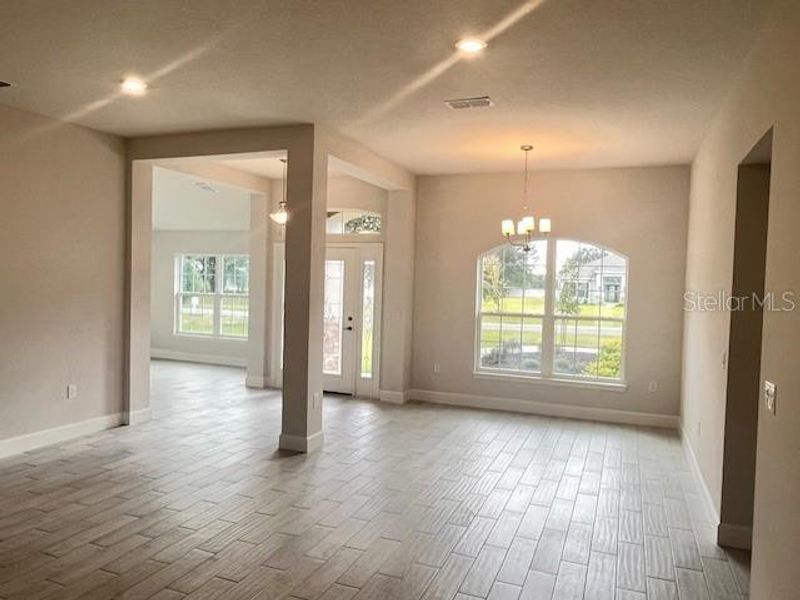 Spacious, unfurnished interior of a new home in Hill Country Estates, Dade City (Image 3).