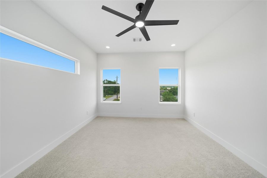 Spacious, unfurnished interior of a new home in , Houston (Image 16).