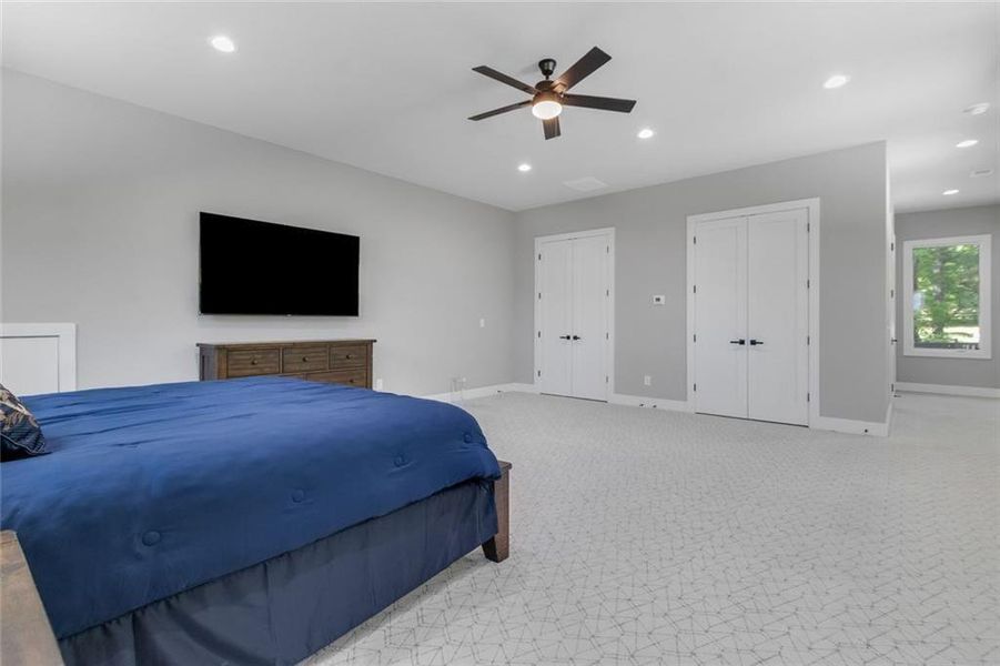 Furnished interior view inside a new home in , Roswell (Image 47).