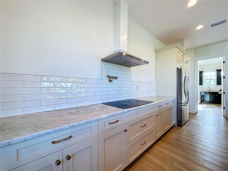 Furnished interior view inside a new home in , Plant City (Image 9).