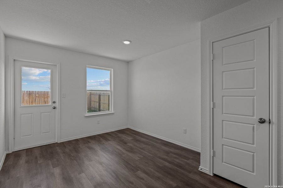 Spacious, unfurnished interior of a new home in The Overlook at Creekside, New Braunfels (Image 29).