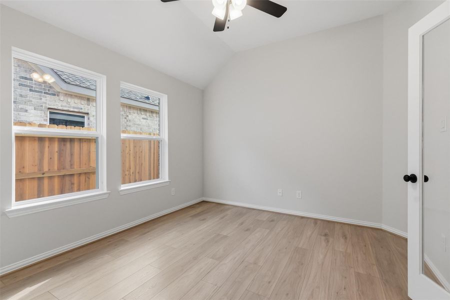 Spacious, unfurnished interior of a new home in Brookewater, Rosenberg (Image 19).