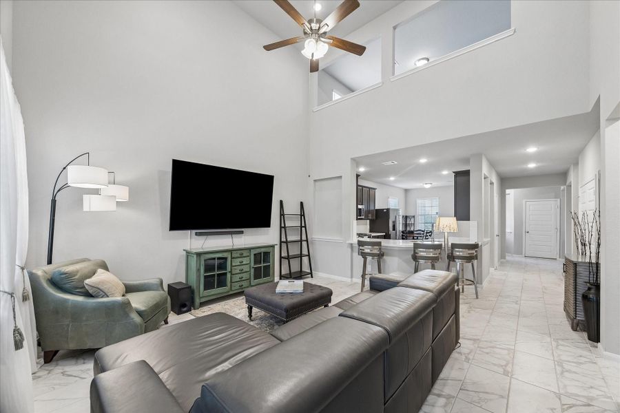 Furnished interior view inside a new home in Stonebrooke, Conroe (Image 13).
