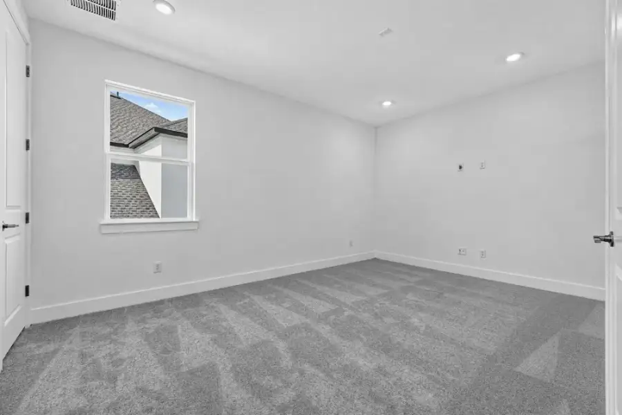 Spacious, unfurnished interior of a new home in Travisso, Leander (Image 23). Spacious, unfurnished interior of a new home in Travisso, Leander (Image 23).
