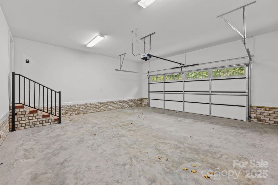 Spacious, unfurnished interior of a new home in , Salisbury (Image 30).