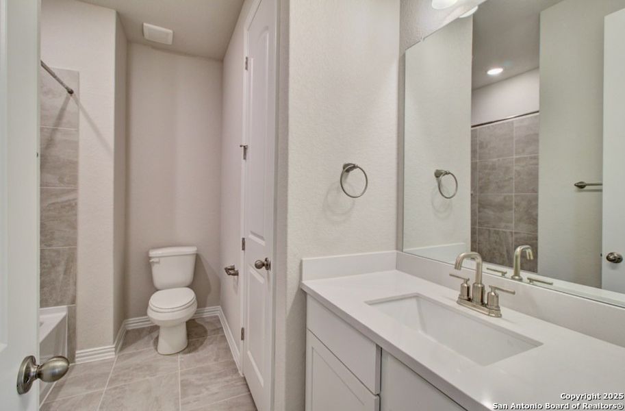 Furnished interior view inside a new home in Veranda, San Antonio (Image 5).