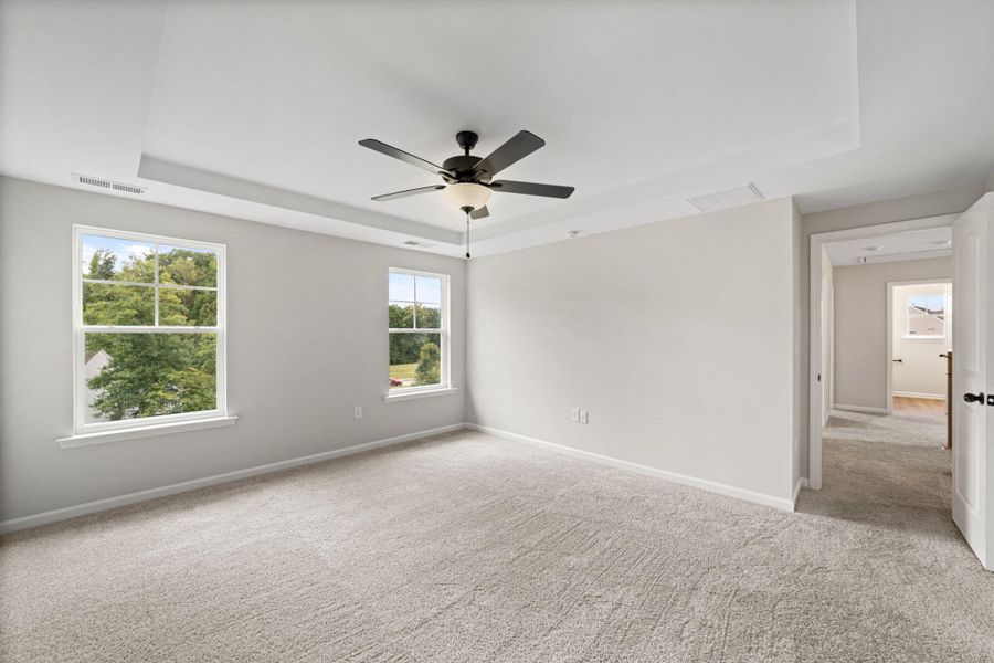 Spacious, unfurnished interior of a new home in Chandler Ridge, McLeansville (Image 28).