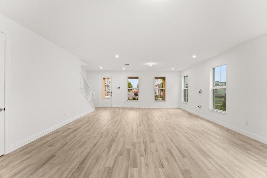 US_SEF_GLORIOSA_LOT 65_dining