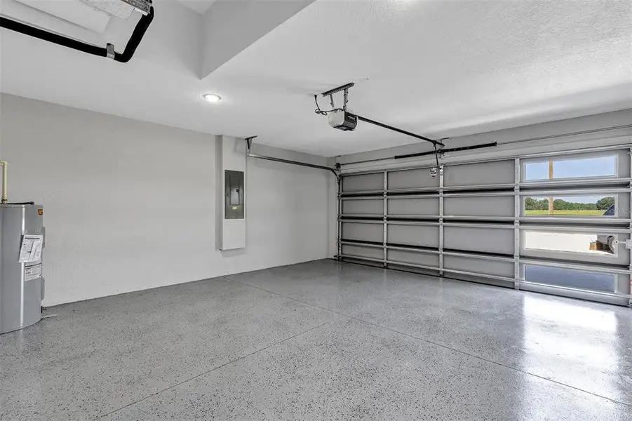 Spacious, unfurnished interior of a new home in , Dunnellon (Image 29). Spacious, unfurnished interior of a new home in , Dunnellon (Image 29).
