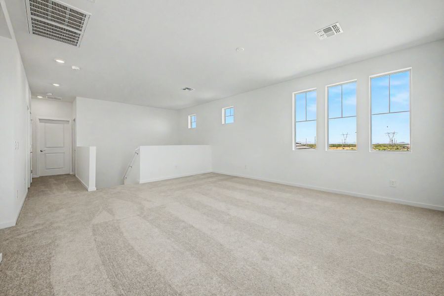Spacious, unfurnished interior of a new home in Frontera, Surprise (Image 11).