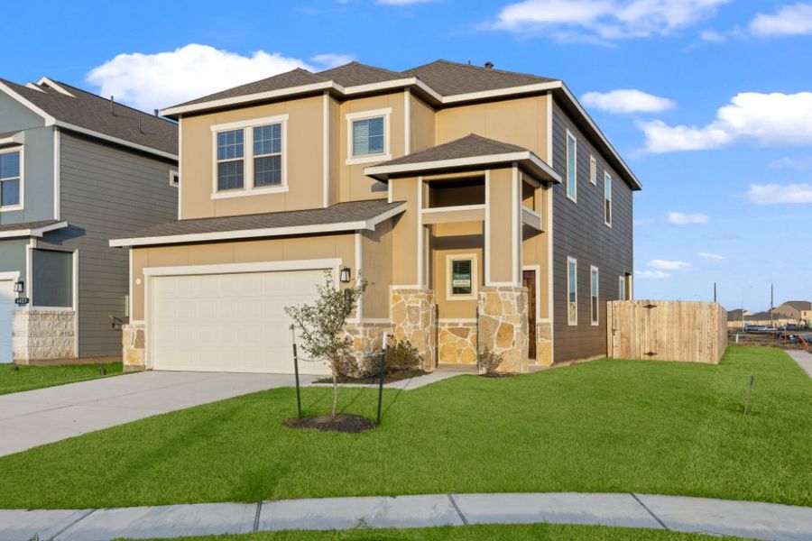Front exterior of a new home in Glendale Lakes, Rosharon, TX, highlighting curb appeal (Image 20).