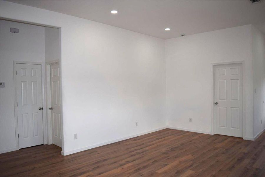 Spacious, unfurnished interior of a new home in , Cleveland (Image 19).