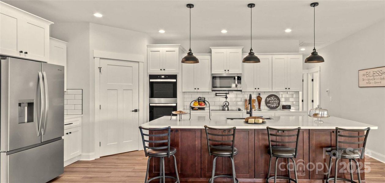 Can you imagine cooking in this kitchen?