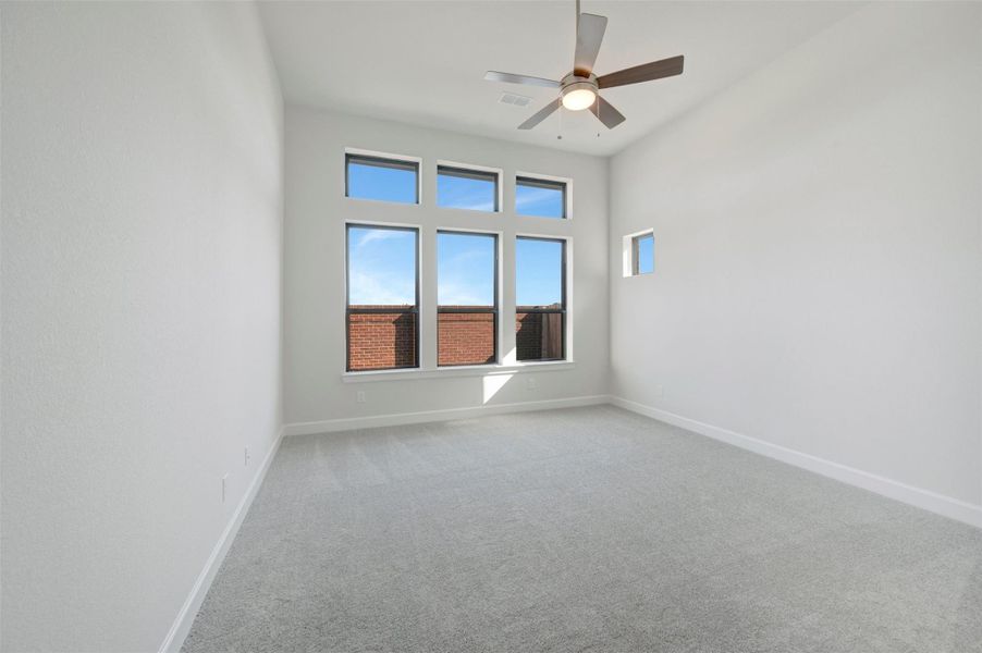 Spacious, unfurnished interior of a new home in Sienna - Grove Collection, Missouri City (Image 23).