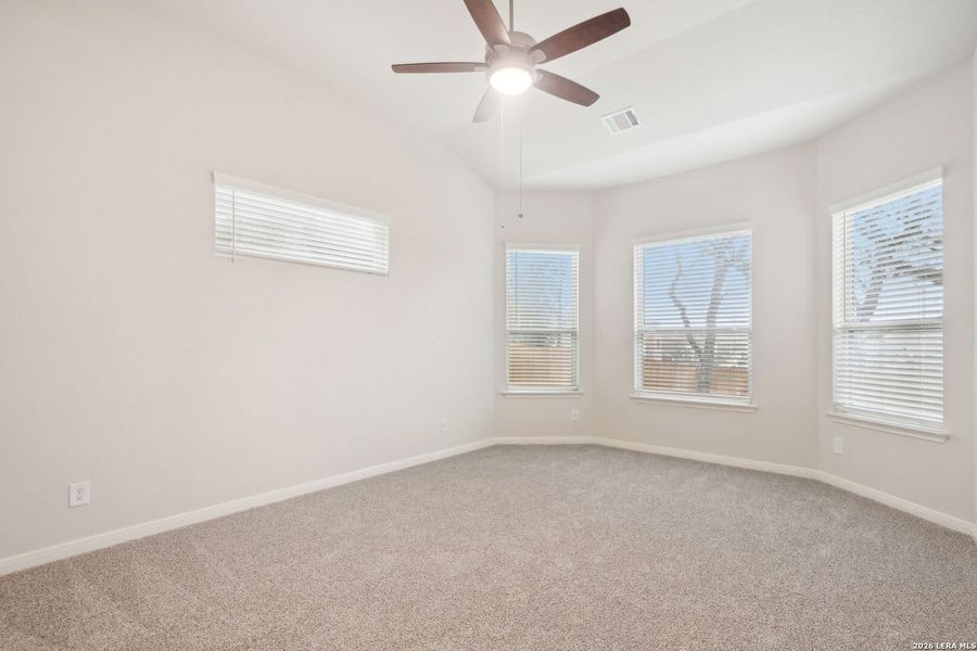 Spacious, unfurnished interior of a new home in Estancia Ranch - Classic Series, San Antonio (Image 23).