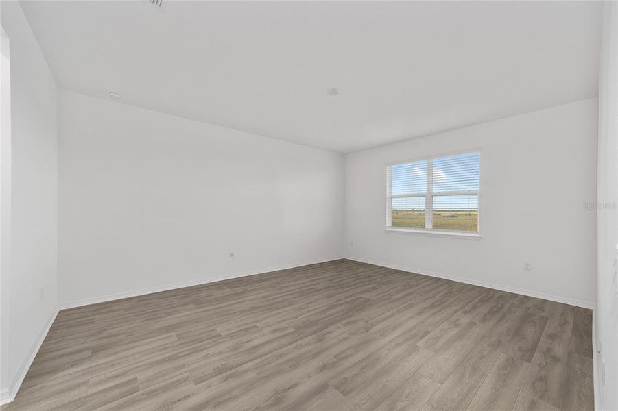 Spacious, unfurnished interior of a new home in Calesa Township, Ocala (Image 34).