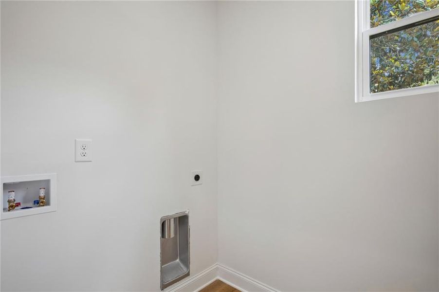 Spacious, unfurnished interior of a new home in , Atlanta (Image 22).