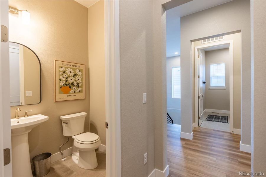 1/2 Bathroom Main Livel 1/2 Bathroom Main Livel