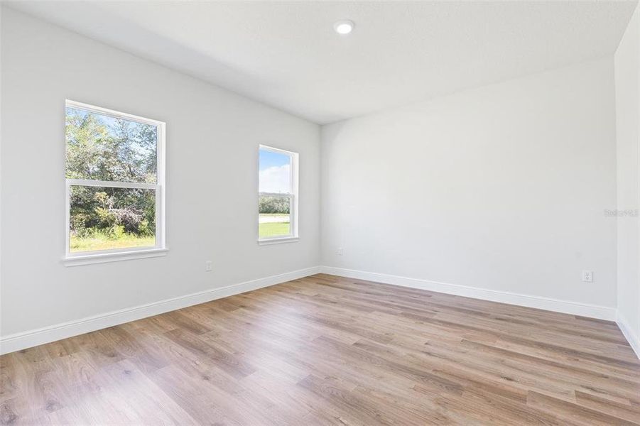 Spacious, unfurnished interior of a new home in , Ocala (Image 30).