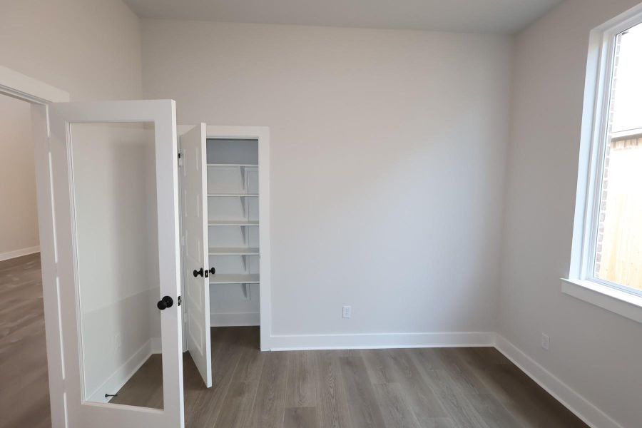 Spacious, unfurnished interior of a new home in Clopton Farms, Montgomery (Image 9).