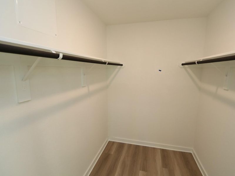 Spacious, unfurnished interior of a new home in Ambrose, La Marque (Image 29).