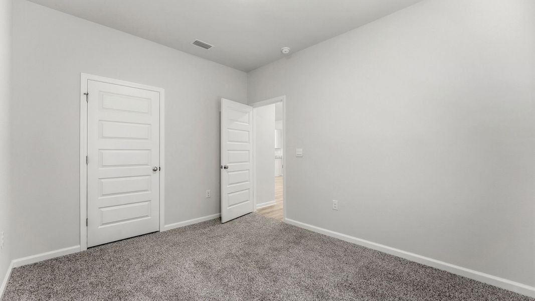 Spacious, unfurnished interior of a new home in Hodges Bayou Plantation, Panama City (Image 23).