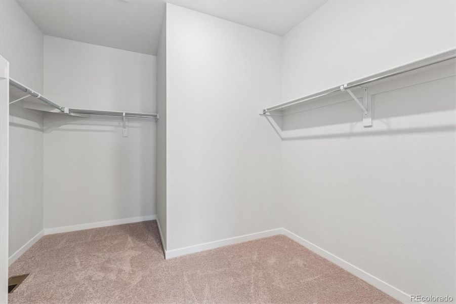 Spacious, unfurnished interior of a new home in Farmlore, Brighton (Image 25).