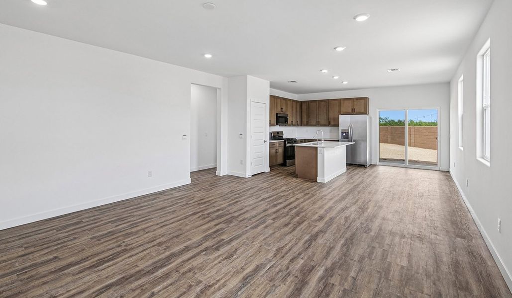 Spacious, unfurnished interior of a new home in The Oasis at Rocking K, Vail (Image 14).