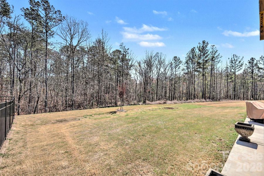 Natural landscape and outdoor views near Lakeside Glen in York (Image 44).