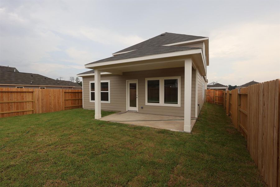 Exterior details and patio area of a home in Indian Springs, Crosby (Image 3).